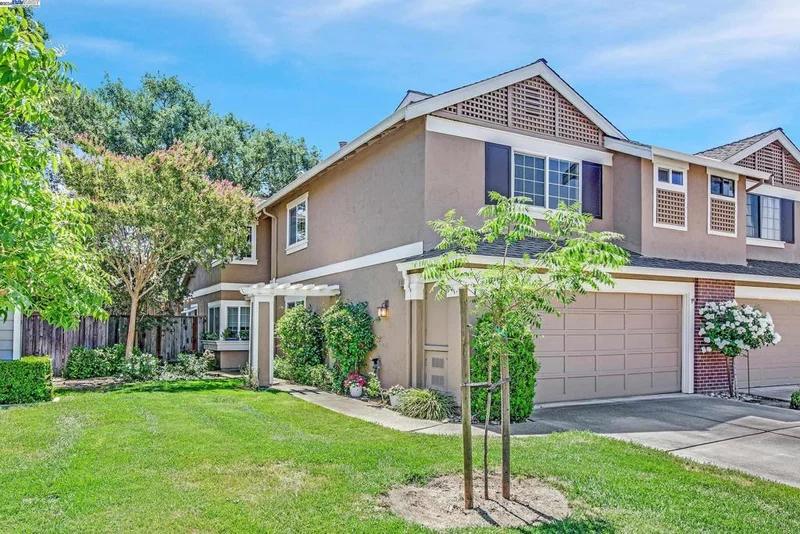 300 Bridgeside Cir, Danville, CA 94506