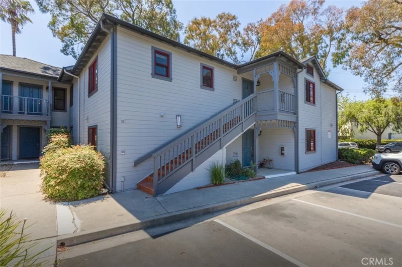 521 W Montecito Street 14, Santa Barbara, CA 93101