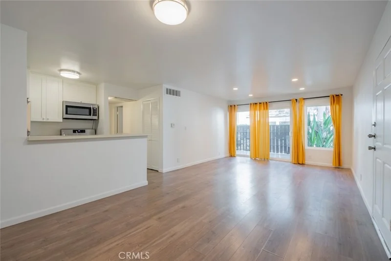 18645 Hatteras Street 155, Tarzana, CA 91356