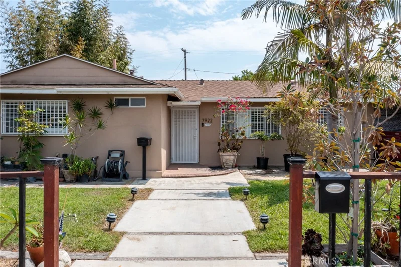 7922 Santa Barbara Avenue, Stanton, CA 90680