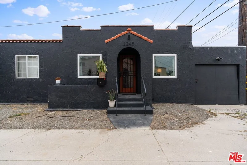 2245 Pine Avenue, Long Beach, CA 90806