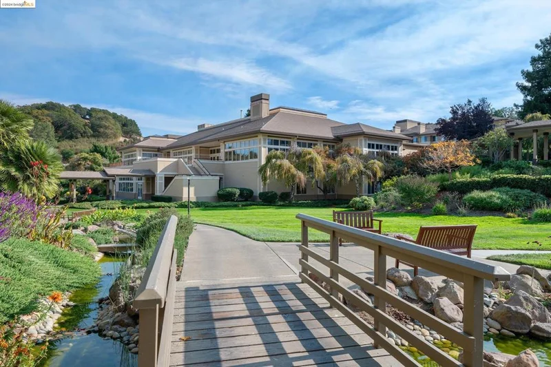 300 Deer Valley Rd 3E, San Rafael, CA 94903