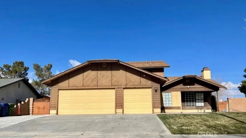 1135 Regents Street, Lancaster, CA 93534