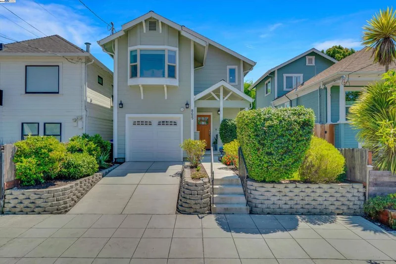 865 43rd St, Oakland, CA 94608