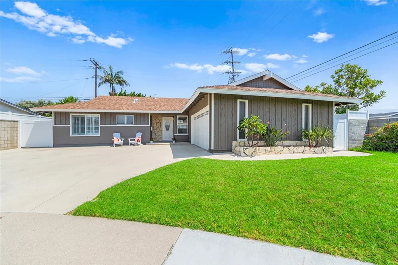 10471 Pago Pago Circle, Huntington Beach, CA 92646