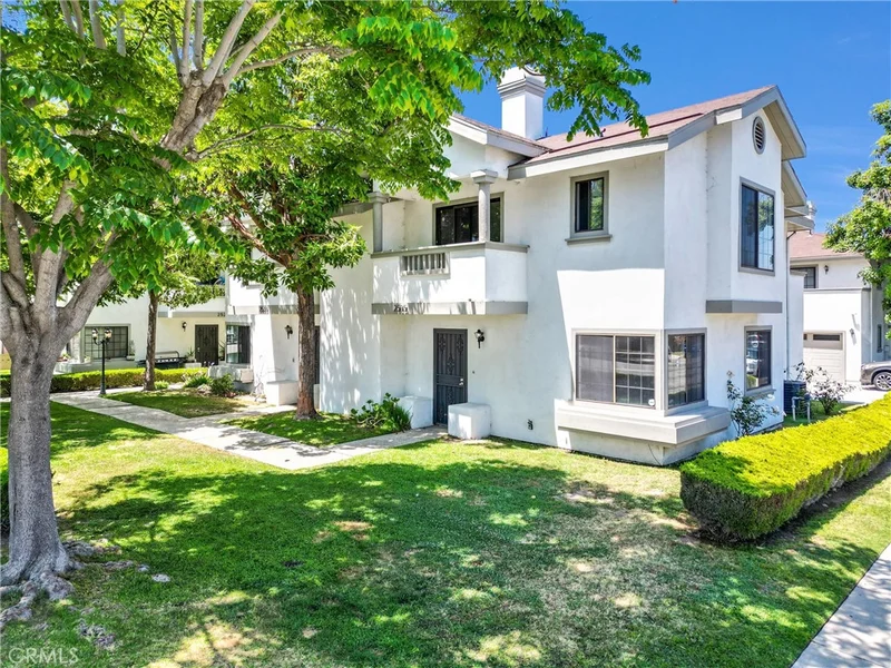 2535 California Avenue, Signal Hill, CA 90755