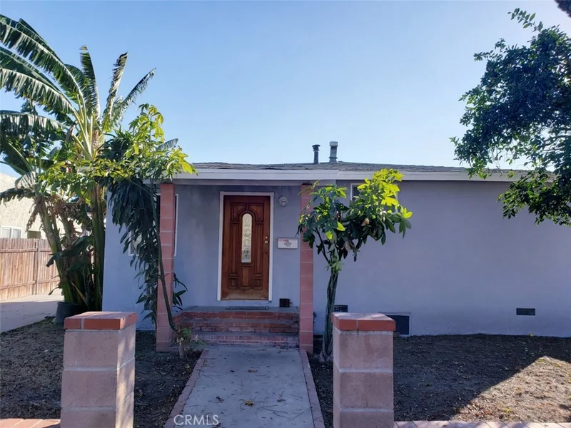 88 W 49th Street, Long Beach, CA 90805