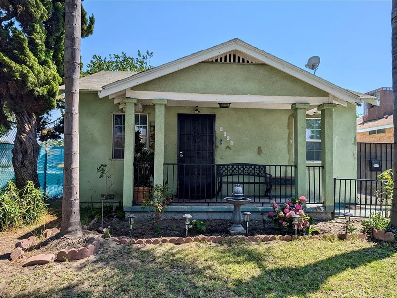 2708 Iowa Avenue, South Gate, CA 90280
