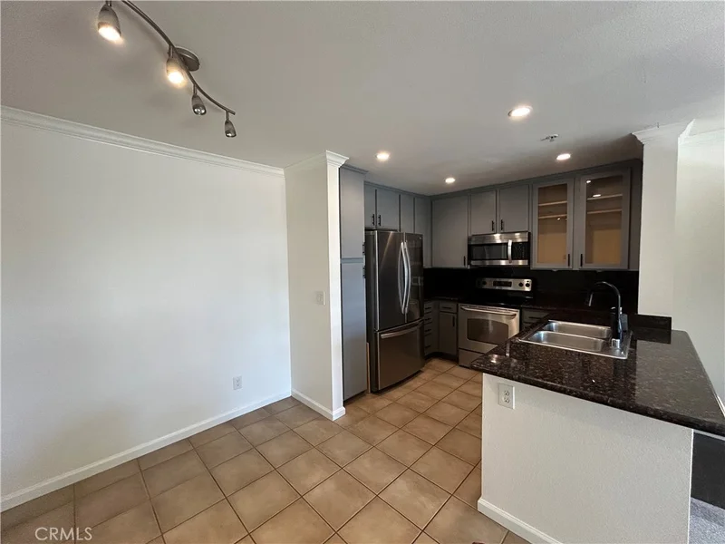 1015 La Terraza Circle 203, Corona, CA 92879