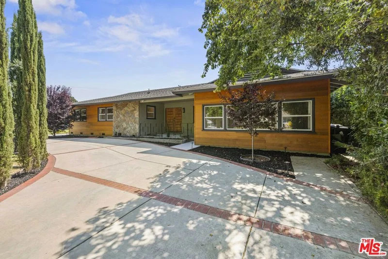 10134 Aldea Avenue, Northridge, CA 91325