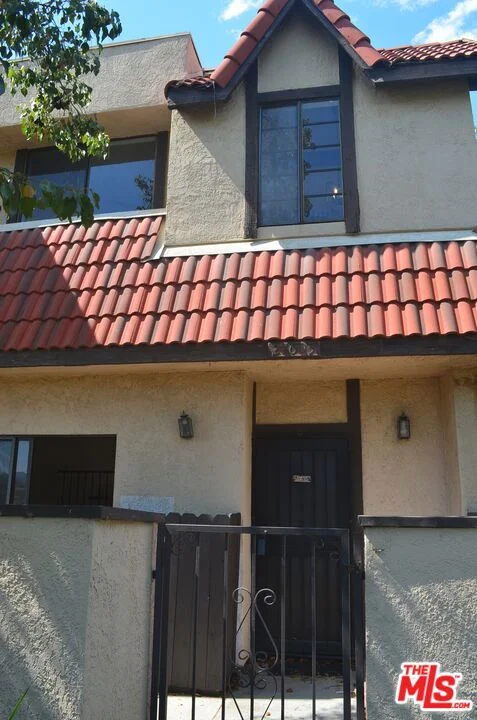 27605 Nugget Drive 6, Canyon Country, CA 91387
