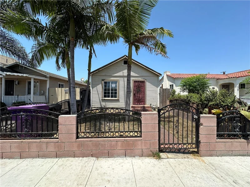 271 E Louise Street, Long Beach, CA 90805