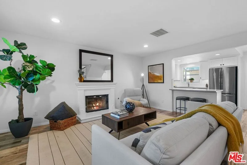 4241 Lennox Boulevard B, Inglewood, CA 90304