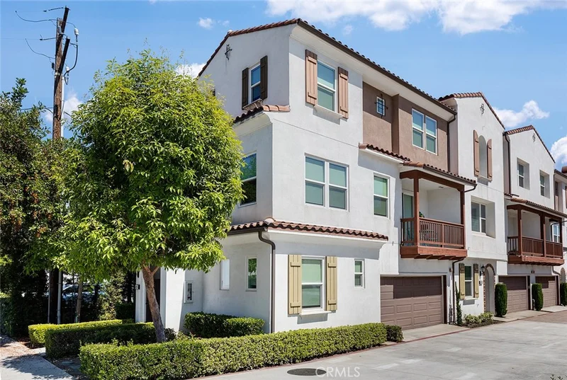428 W Duarte Road A, Monrovia, CA 91016