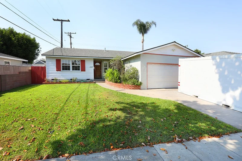 1223 E Monroe Avenue E, Orange, CA 92867