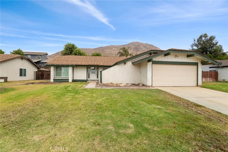 12535 Oriole Avenue, Grand Terrace, CA 92313