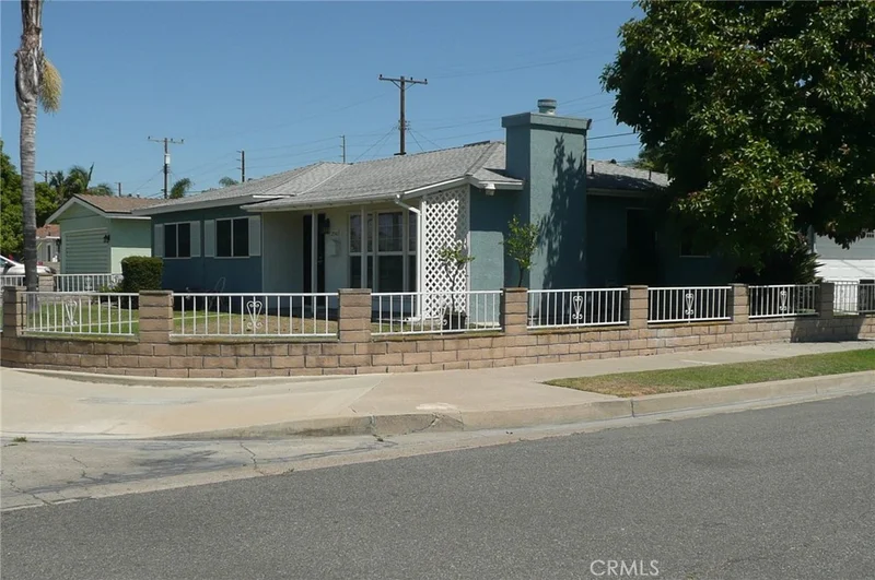 2542 W Glencrest Avenue, Anaheim, CA 92801