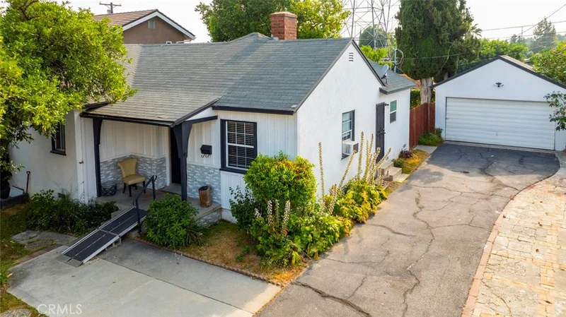 8929 Geyser Avenue, Northridge, CA 91324