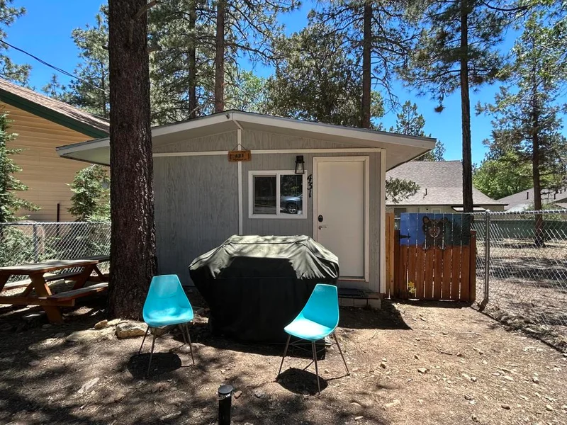 431 Highland Lane, Sugarloaf, CA 92386