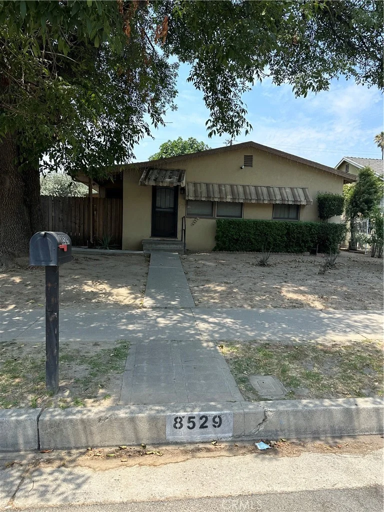 8529 Lindley Avenue, Northridge, CA 91325