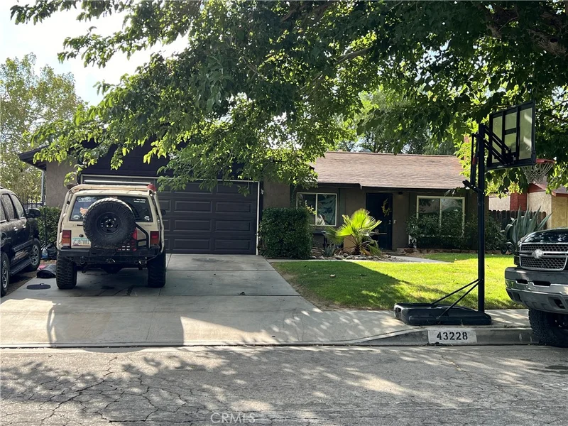 43228 Laurelwood Lane, Lancaster, CA 93536