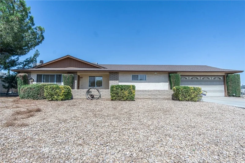 8876 I Avenue, Hesperia, CA 92345