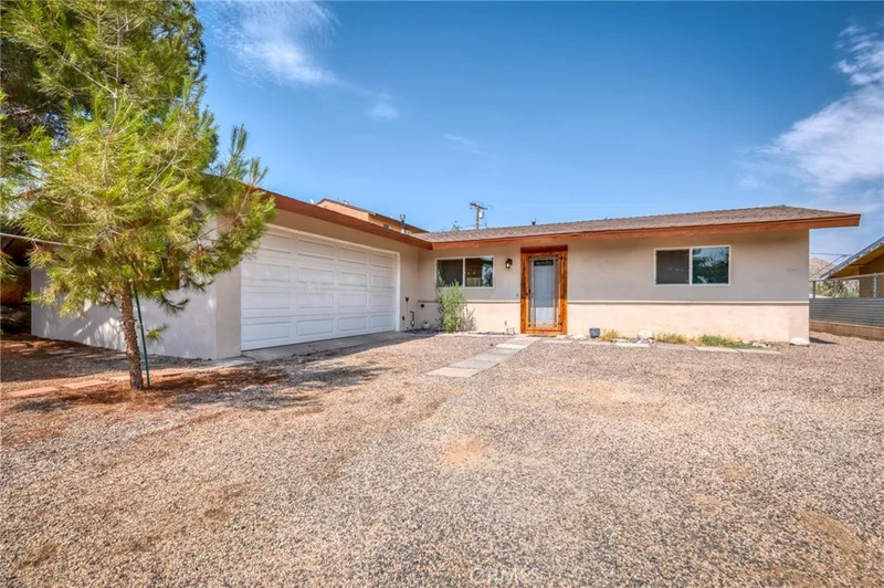 7754 Shawnee Trail, Yucca Valley, CA 92284