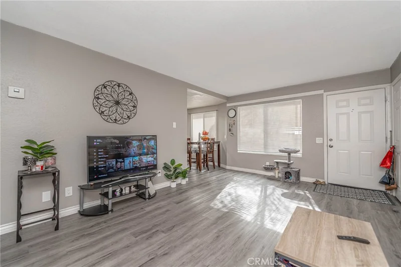 8939 Mango Avenue J, Fontana, CA 92335