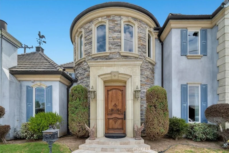 900 Meyer Lane, Redondo Beach, CA 90278