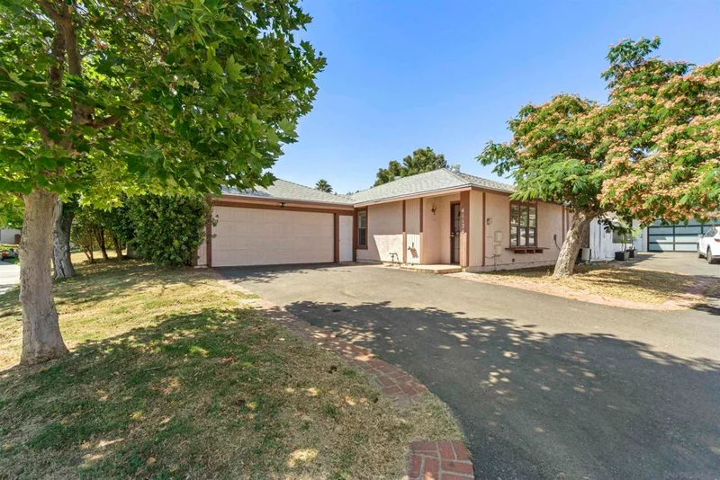 41124 Via Halcon, Temecula, CA 92591