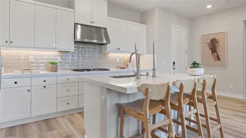 27225 Cranmore Way 202, Valencia, CA 91355