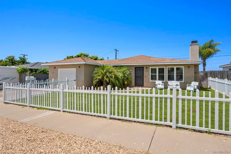 454 Carnation Ave, Imperial Beach, CA 91932