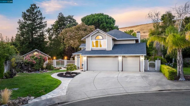 2707 Carmen Ct, Pinole, CA 94564