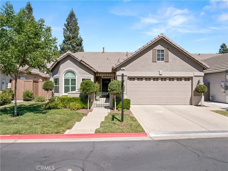 1843 Stonebrook Lane E, Clovis, CA 93611