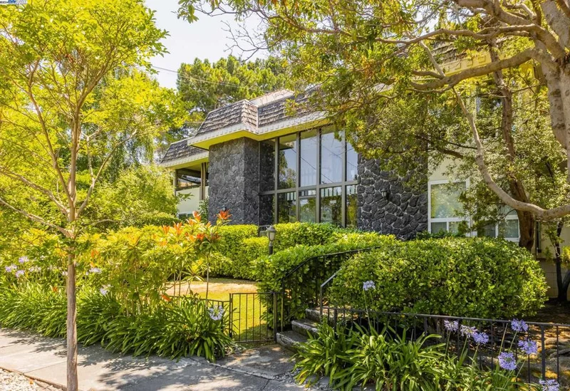 257 Arlington Rd 203, Redwood City, CA 94062