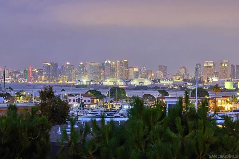 422 Rosecrans 8, San Diego, CA 92106