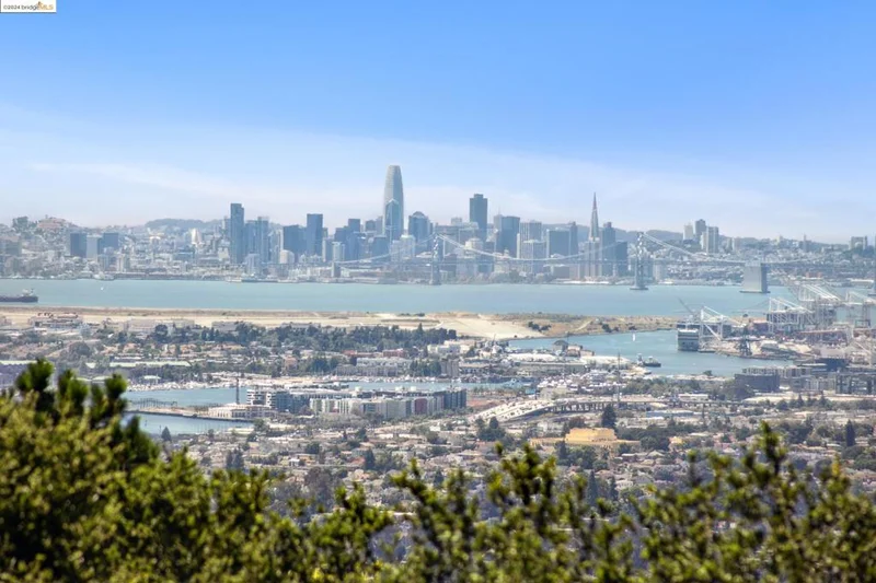 4209 Skypoint Ct, Oakland, CA 94619