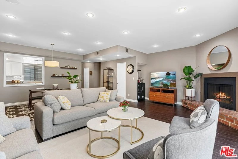 4543 Coldwater Canyon Avenue 4, Studio City, CA 91604