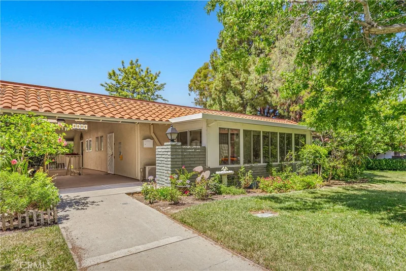 849 Ronda Mendoza P, Laguna Woods, CA 92637