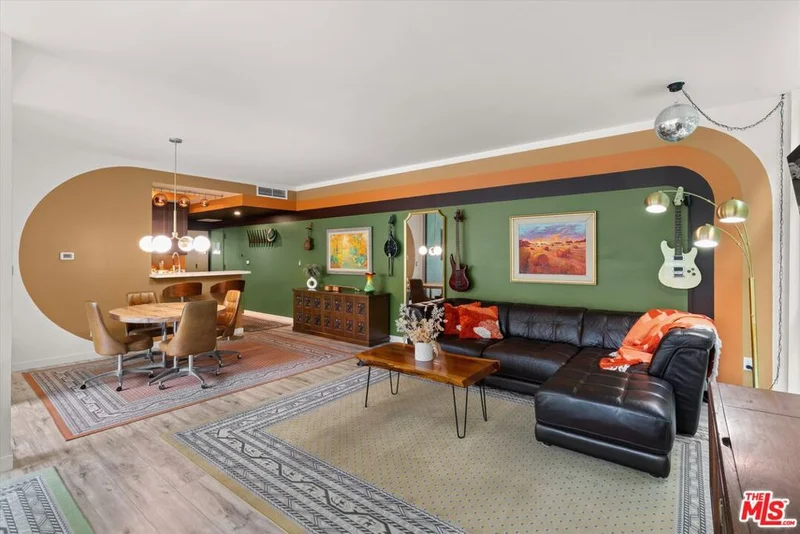 7960 Selma Avenue 207, Los Angeles, CA 90046