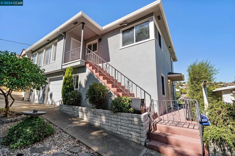 912 A St, Crockett, CA 94525