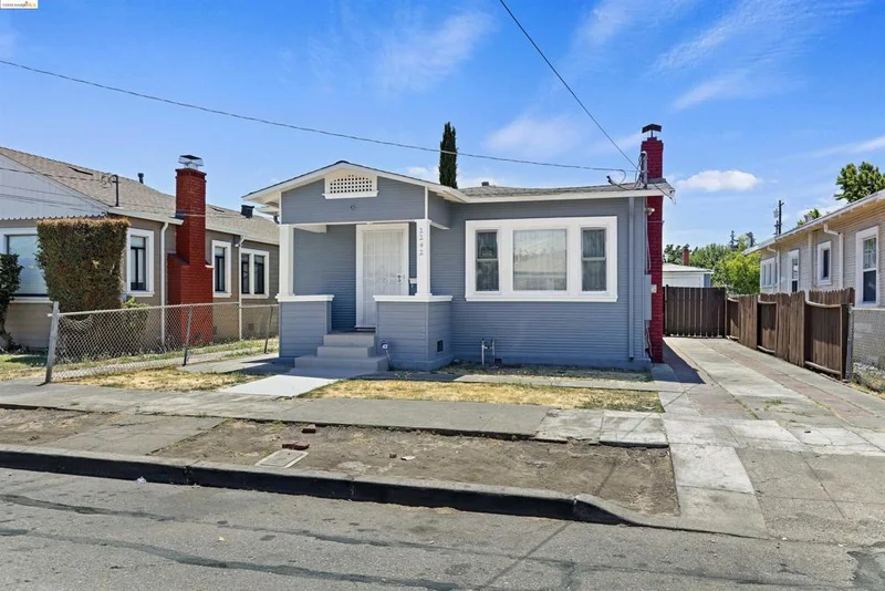 2242 108th Ave, Oakland, CA 94603