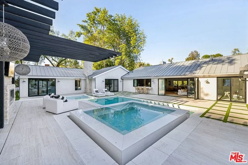 5565 Jed Smith Road, Hidden Hills, CA 91302