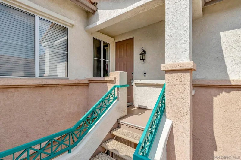 11402 Via Rancho San Diego 8, El Cajon, CA 92019