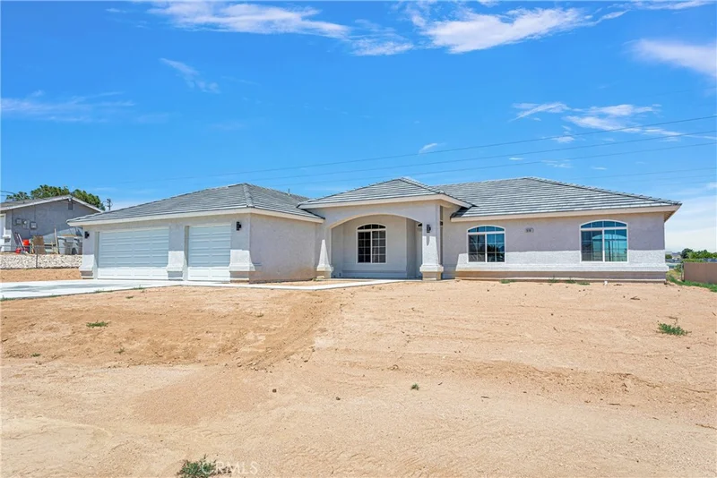 9040 10th Avenue, Hesperia, CA 92345