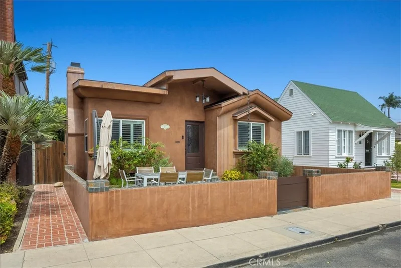 55 Quincy Avenue, Long Beach, CA 90803