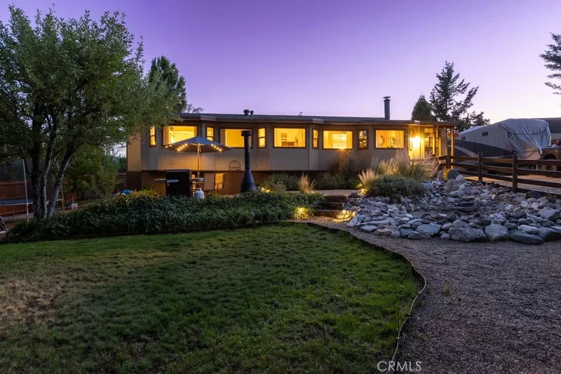 1009 Snowline Dr, Frazier Park, CA 93225