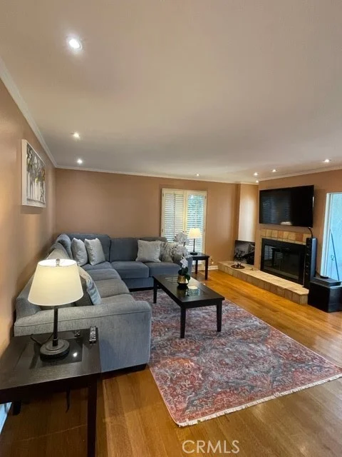 1887 Greenfield Avenue 205, Los Angeles, CA 90025