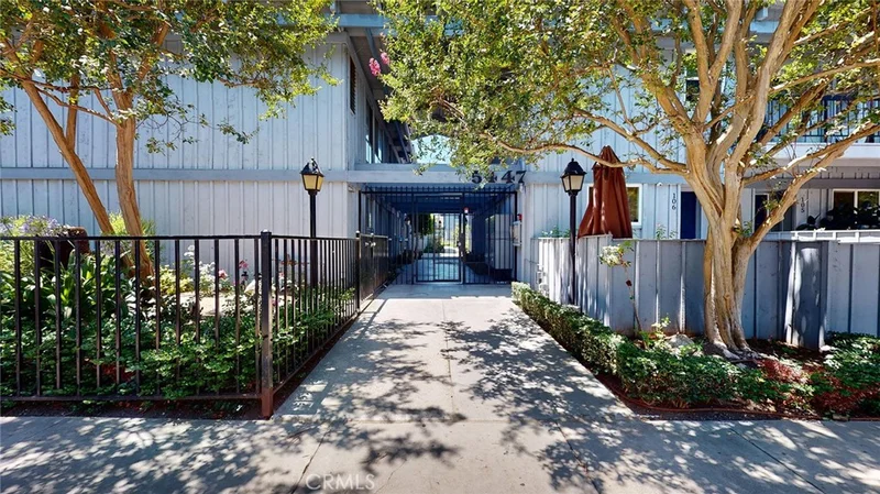5447 Zelzah Avenue 115, Encino, CA 91316