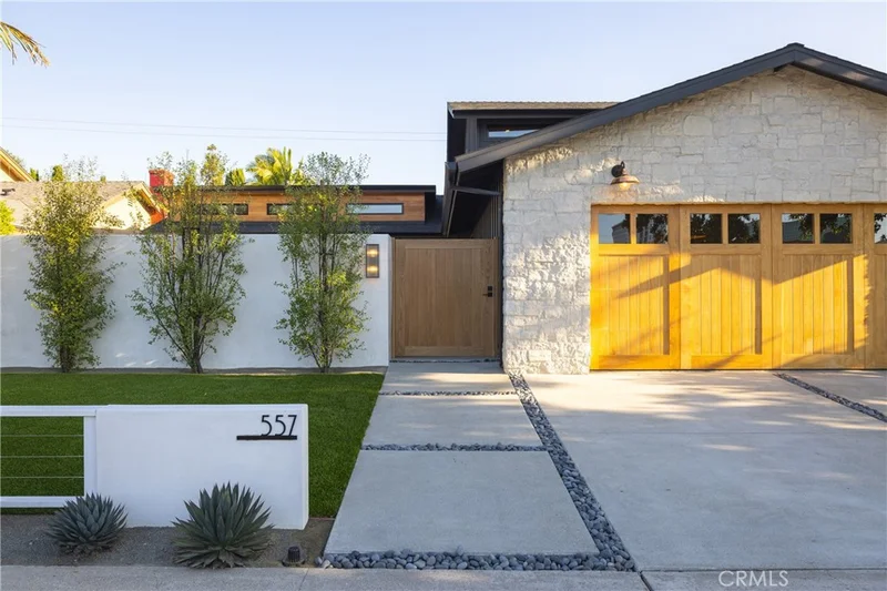 557 Sturgeon Drive, Costa Mesa, CA 92626